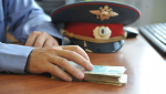 32 эпизода мелкого взяточничества: бывший участковый предстанет перед судом