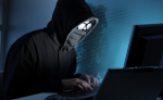 Аферисты под видом связистов обманули пенсионерку