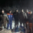 Трое мужчин застряли на льду Ладожского озера из-за поломки мотобуксировщика - SyasNews.Ru